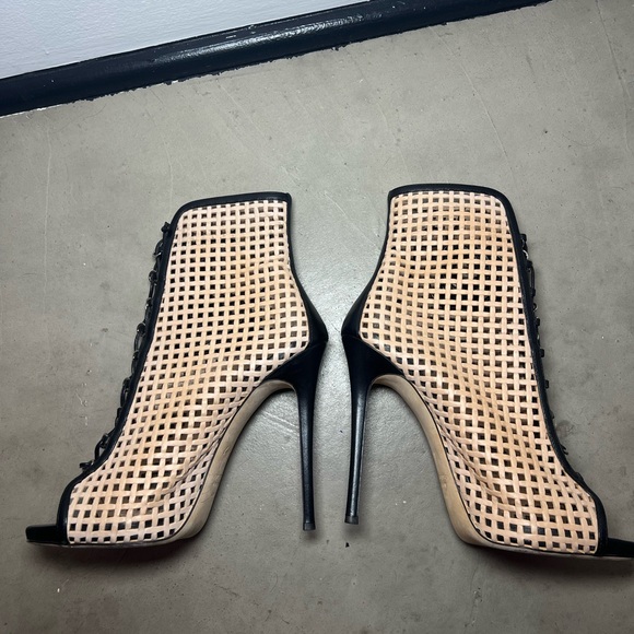 Sold

Giuseppe Zanotti Heels - Picture 3 of 8